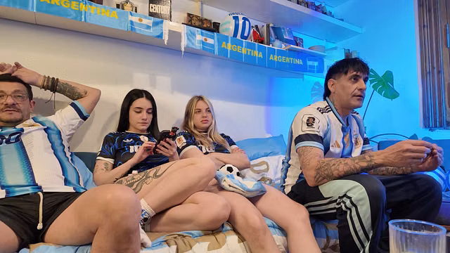 Argentina 2 Inglaterra 1: ¡Se Nos Descontroló El Stream Y Terminamos Cogiendo Duro Con Keila, Chavita Y Fefo!